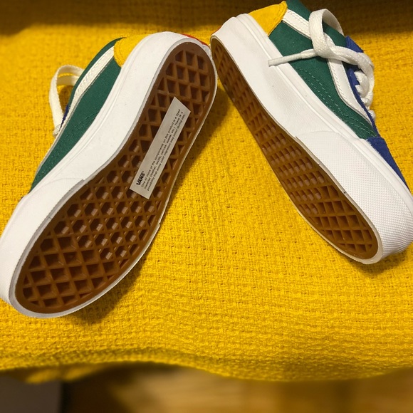 NWOT🔥Van’s Color blocker Red, Blue Yellow Sneakers - Picture 3 of 5
